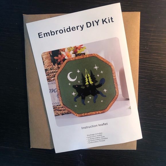 The Forest Grimm Embroidery Kit Fairyloot - Picture 4 of 7